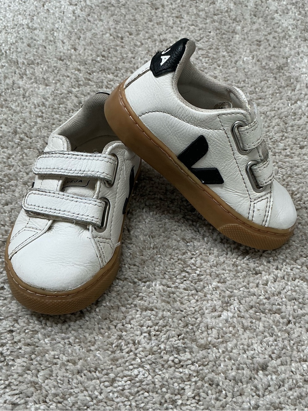 VEJA Leather Esplar Trainers | White & Black | Size 7 Walkers